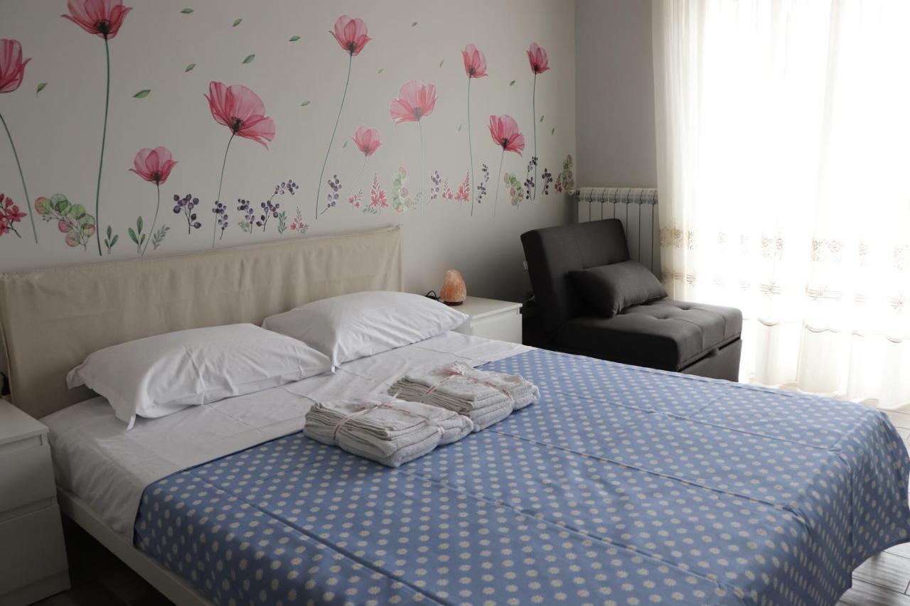 B&B Francesco Fly เนเปิลส์ ภายนอก รูปภาพ