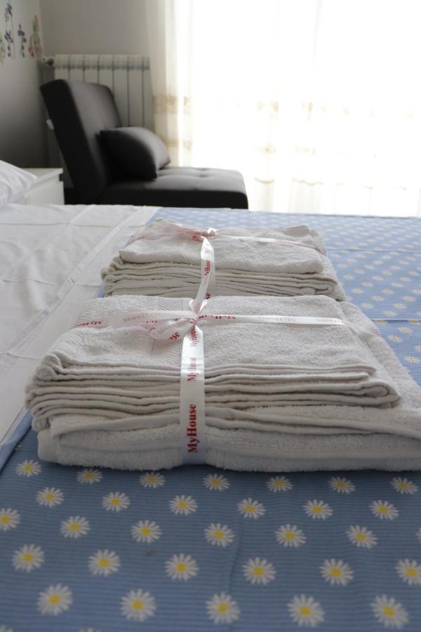 B&B Francesco Fly เนเปิลส์ ภายนอก รูปภาพ